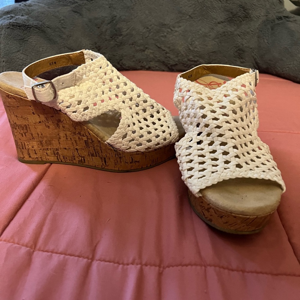 Jellypop Women's White Woven Wedge Sandals